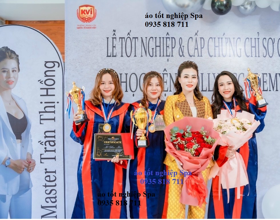 lễ phục tốt nghiệp spa 